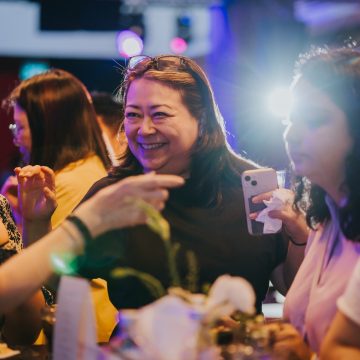 riverhouse-party-guests.jpg